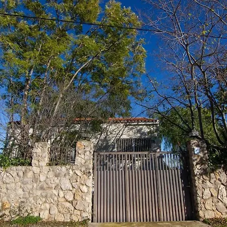 Charming House With Private Tennis Court And Pool Villa