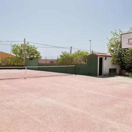 Charming House With Private Tennis Court And Pool