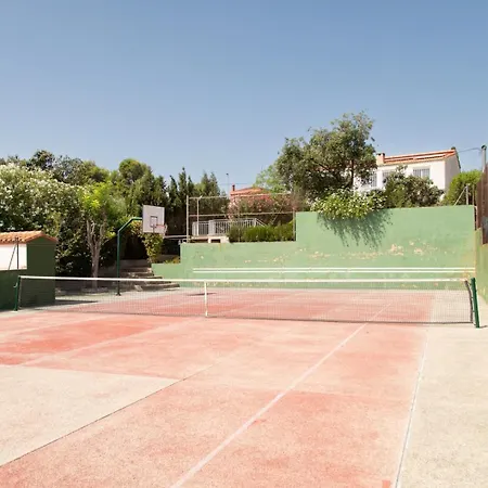 빌라 Charming House With Private Tennis Court And Pool