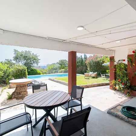 Charming House With Private Tennis Court And Pool Villa *
