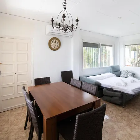 Villa Charming House With Private Tennis Court And Pool