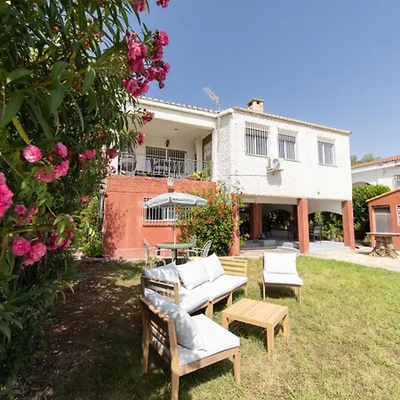 빌라 Charming House With Private Tennis Court And Pool *