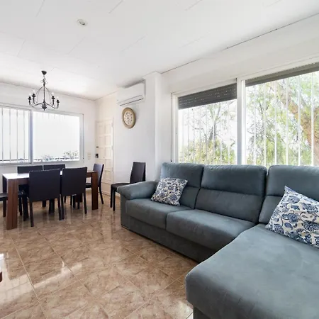 Villa Charming House With Private Tennis Court And Pool