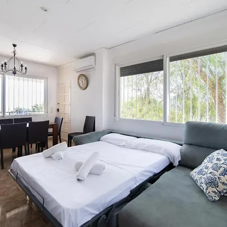 Charming House With Private Tennis Court And Pool Villa